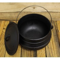 Potjie Cast Iron Flat Pot - 5 Quart Size 1