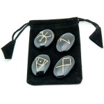 Wiccan Amulet Gemstone Set in Velvet Pouch